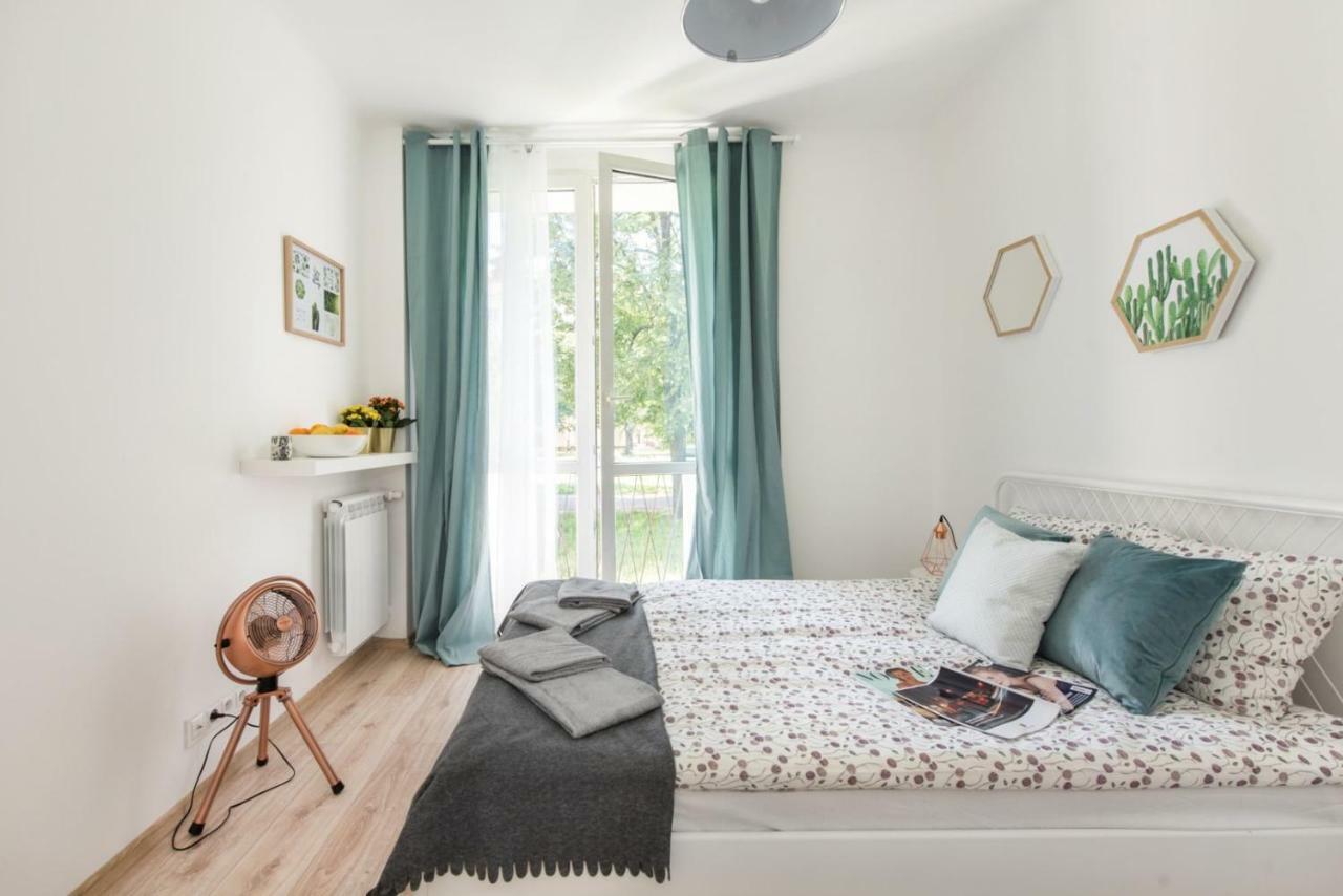 Superapart Gagarina Ministudio Warsaw Luaran gambar