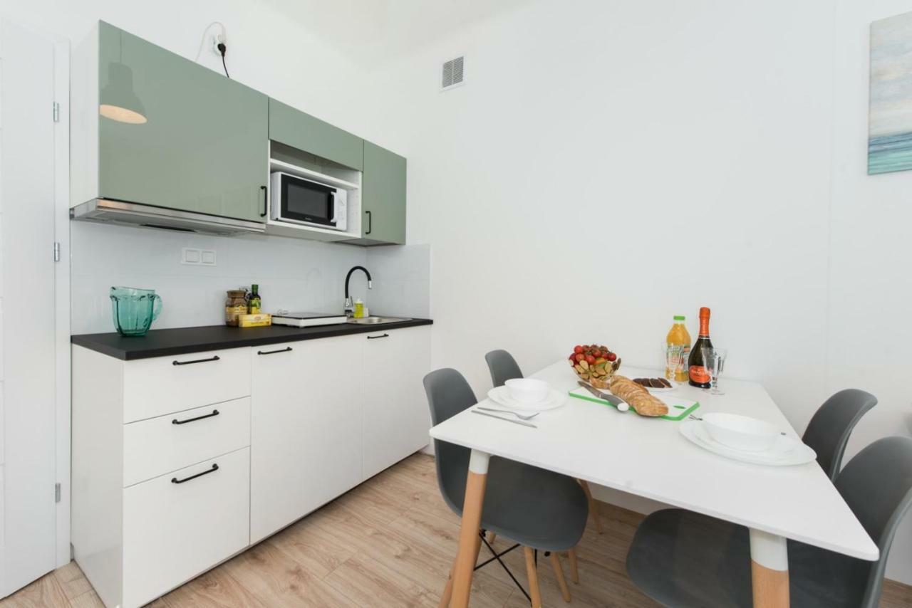 Superapart Gagarina Ministudio Warsaw Luaran gambar